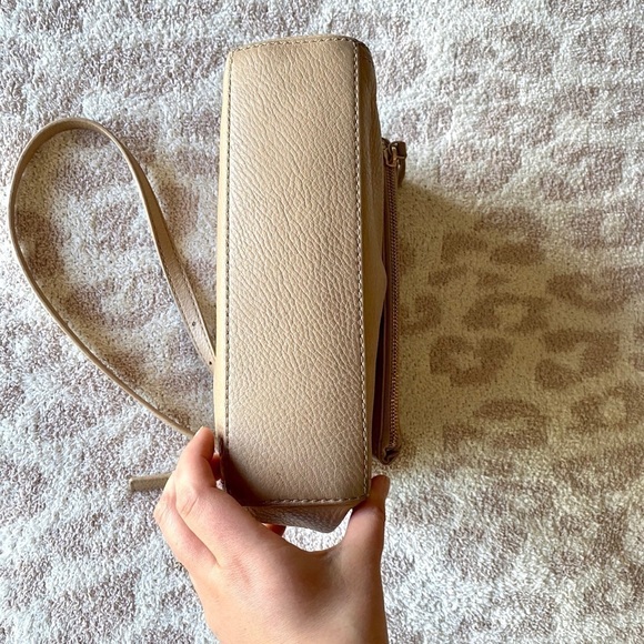 Kate Spade Cobble Hill Minka Tan Crossbody - Picture 8 of 13